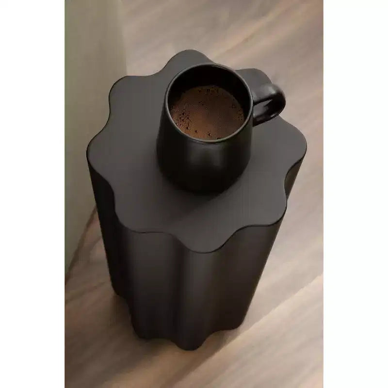 Tavolino da salotto Wavy in metallo, 23x23x56 cm, nero