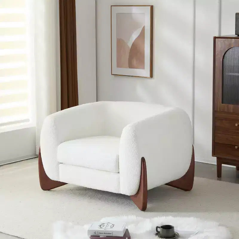 Poltrona club moderna rivestita in tessuto bouclé, beige