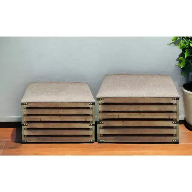 Set di due panche portaoggetti con doghe in legno marrone e rivestimento, con piano ribaltabile