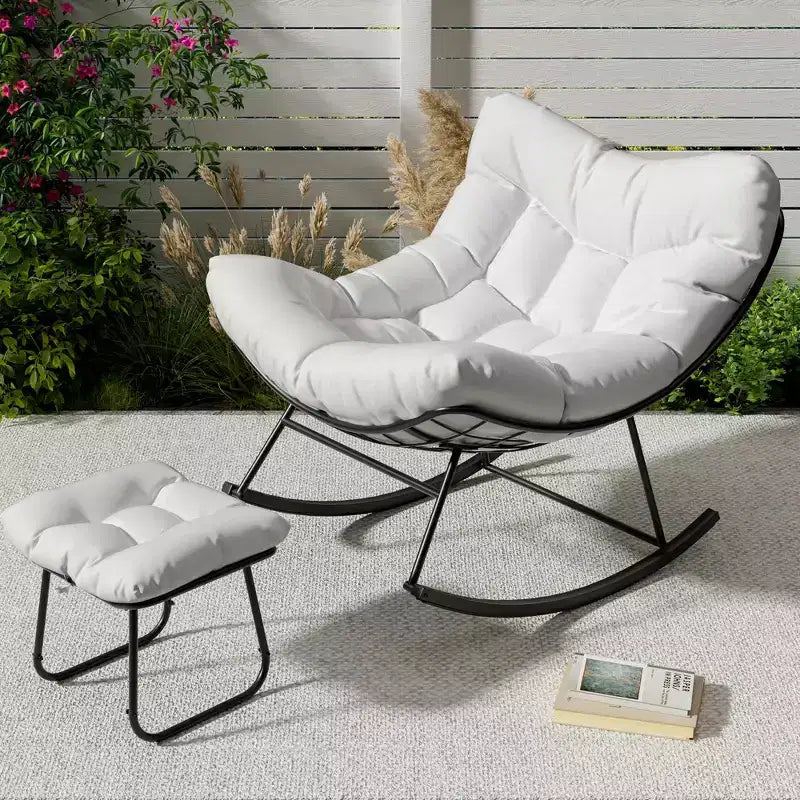 Poltrona Lounge Oversize con Poggiapiedi, Sedia a Dondolo Papasan da Esterno con Pouf e Robusto Telaio in Metallo, Dondolo a Uovo in Rattan da Giardino