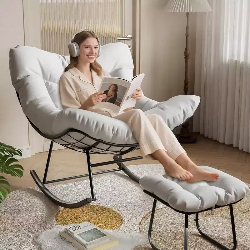 Poltrona Lounge Oversize con Poggiapiedi, Sedia a Dondolo Papasan da Esterno con Pouf e Robusto Telaio in Metallo, Dondolo a Uovo in Rattan da Giardino