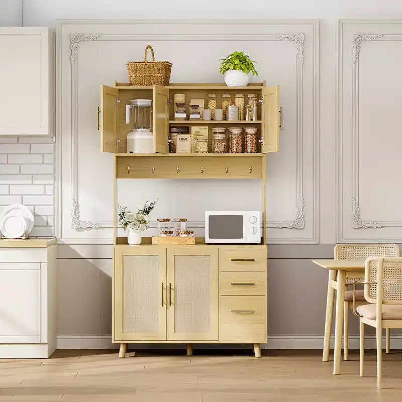 Credenza freestanding con cassetti, dispensa in rattan, ante e ganci per soggiorno, sala da pranzo,