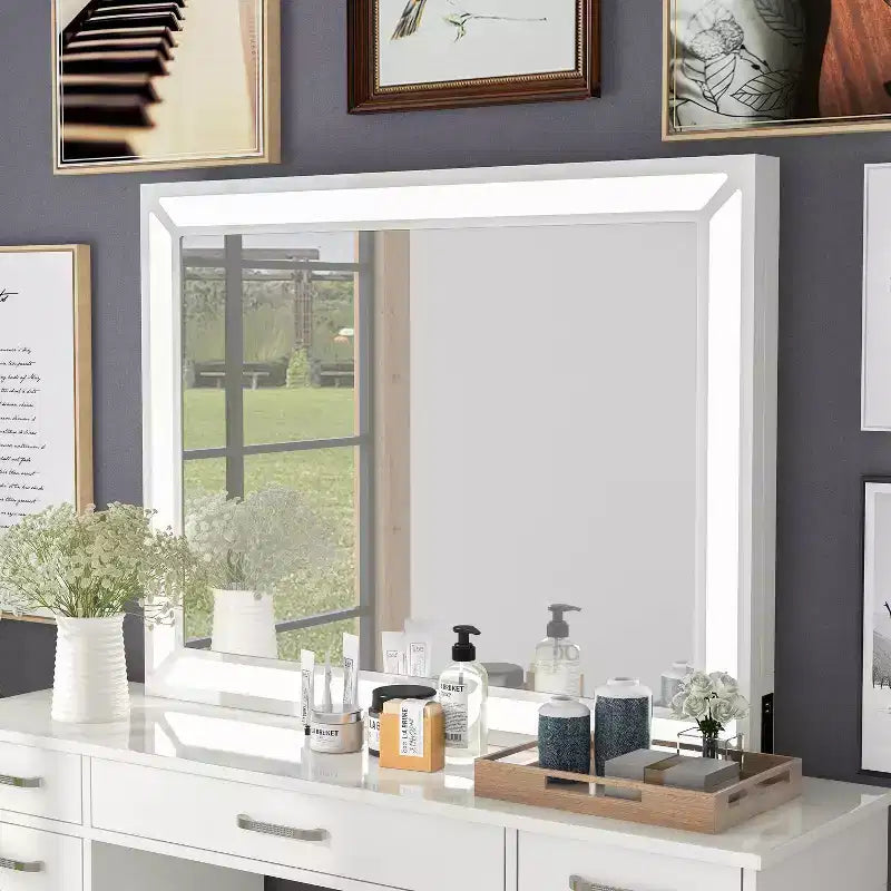 Specchio Contemporaneo con Luce Led e Spina USB Bianco Luminoso - HOMES: Inside + Out