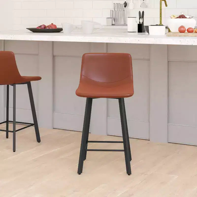 Set di due sgabelli da bar moderni imbottiti da 24", telaio in metallo opaco e piedini in plastica